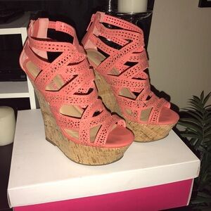 Coral Wedges, Size 6
